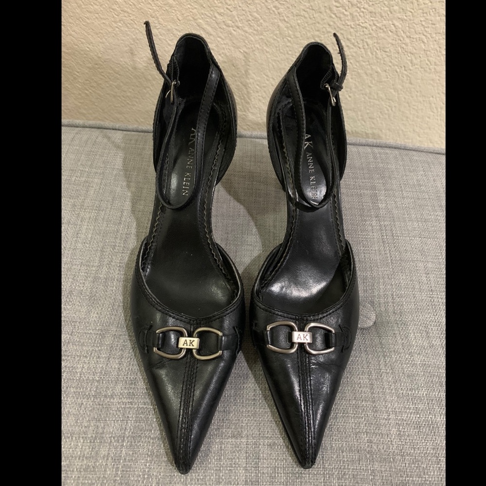 Anne Klein black D’Orsay size 6